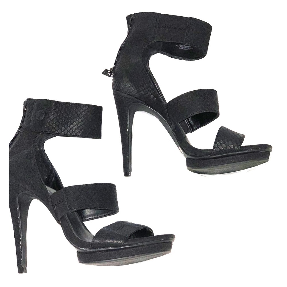 Black womens size 6 heels Brand: Jessica Simpson